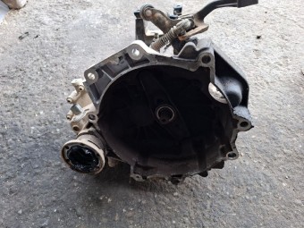 CUTIE VITEZE MANUALA 5 TREPTE VOLKSWAGEN POLO 9N OEM: FQE.