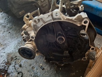 CUTIE VITEZE MANUALA 5 TREPTE VOLKSWAGEN POLO 9N OEM: GDP.