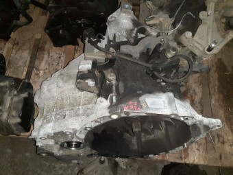 CUTIE VITEZE MANUALA 6 TREPTE FORD KUGA OEM: MMT6.