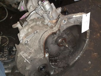 CUTIE VITEZE MANUALA 6 TREPTE OPEL CORSA D OEM: M27.
