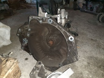 CUTIE VITEZE MANUALA 6 TREPTE OPEL INSIGNIA 