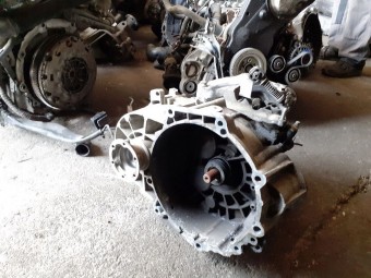 CUTIE VITEZE MANUALA 6 TREPTE SKODA OCTAVIA III OEM: PFL.