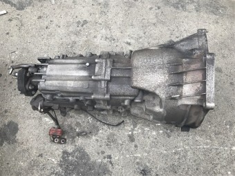 CUTIE VITEZE MANUALA BMW E90 OEM: 23007553513.
