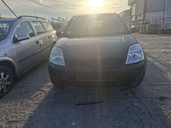   Dezmembram FORD FIESTA V 2002 1.3 (BAJA)
