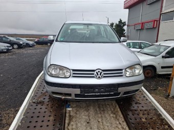   Dezmembram VOLKSWAGEN GOLF IV 2001 1.4 (AXP)