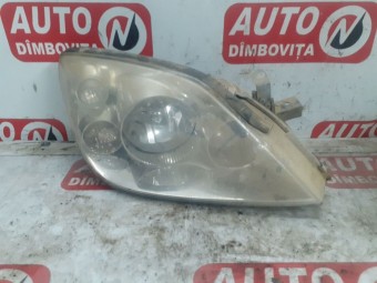 FAR DREAPTA NISSAN PRIMERA OEM: 26010 AU800.
