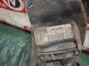 FAR DREAPTA OPEL CORSA C OEM: 091143330.