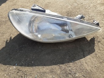 FAR DREAPTA PEUGEOT 206 
