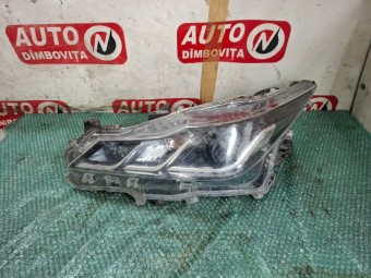 FAR STANGA TOYOTA COROLLA OEM: 81150-02T31-00.