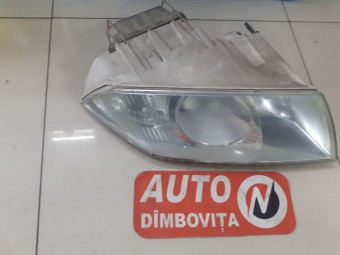 FAR XENON DREAPTA SKODA OCTAVIA II 