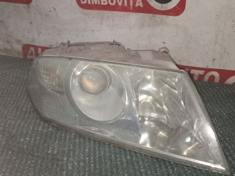 FAR XENON DREAPTA SKODA OCTAVIA II 