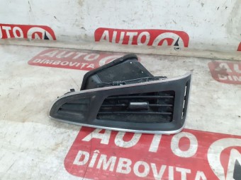 GRILA AER BORD STANGA FORD FOCUS III OEM: BM51-A018B09-CF.