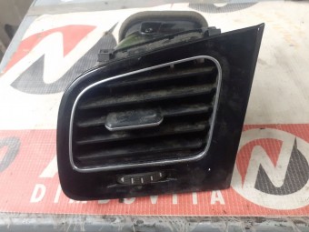 GRILA AER BORD STANGA VOLKSWAGEN GOLF VII OEM: 5G1819703H.