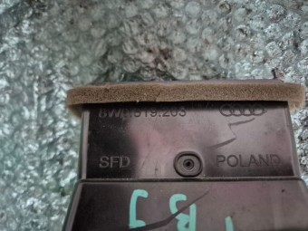 GRILA AER COTIERA( SPATE) AUDI A4 B9 OEM: 8W0819203B.