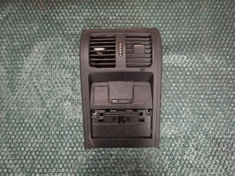 GRILA AER COTIERA( SPATE) VOLKSWAGEN PASSAT B7 OEM: 3AA864298.