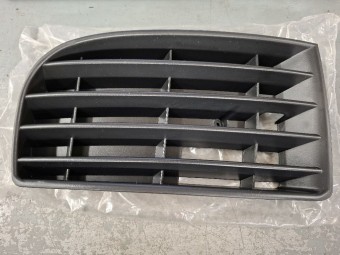 GRILA BARA FATA (DREAPTA) VOLKSWAGEN GOLF V 