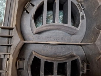 GRILA CAPOTA MOTOR AUDI A4 B6 OEM: 8D0853651R.