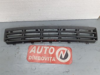 GRILA CENTRALA BARA FATA VOLKSWAGEN GOLF IV OEM: 1J0853677D.