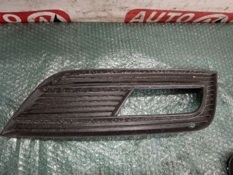 GRILA PROIECTOR DREAPTA AUDI A4 B8 OEM: 8K0807682K.