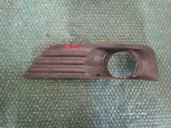 GRILA PROIECTOR DREAPTA FORD FOCUS II OEM: 4M51-19952-AE.