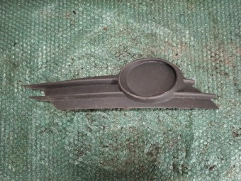 GRILA PROIECTOR DREAPTA OPEL CORSA D OEM: 13211481.