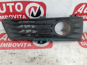 GRILA PROIECTOR DREAPTA OPEL ZAFIRA B 