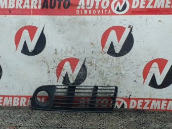 GRILA PROIECTOR STANGA AUDI A6 OEM: 4B0807681GLH.