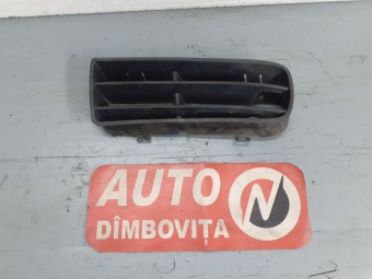 GRILA PROIECTOR STANGA VOLKSWAGEN GOLF IV OEM: 1J0853665B.