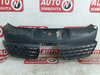 GRILA RADIATOR RENAULT CLIO III OEM: 8200083138.