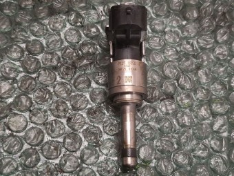 INJECTOR BENZINA MAZDA 3 OEM: PE2713250.