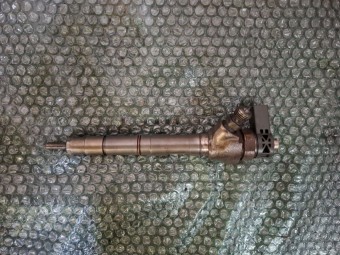 INJECTOR DIESEL VOLKSWAGEN GOLF VII OEM: 04L130277E.