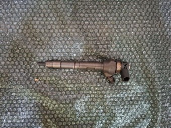 INJECTOR DIESEL VOLKSWAGEN PASSAT B7 OEM: 03L130277J.