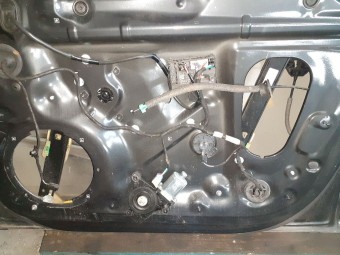 MACARA DREAPTA FATA ELECTRICA AUDI A4 B9 