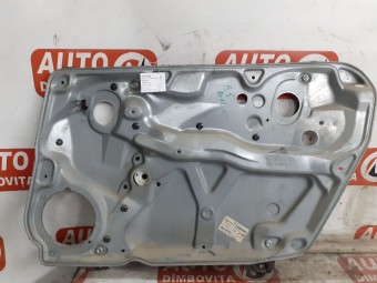 MACARA DREAPTA FATA ELECTRICA VOLKSWAGEN PASSAT B5.5 OEM: 3B4837756D.