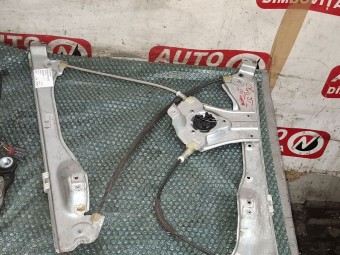 MACARA STANGA FATA ELECTRICA RENAULT CLIO III OEM: 8200843592.