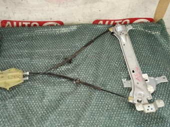 MACARA STANGA SPATE ELECTRICA RENAULT MEGANE III OEM: 827210008R.