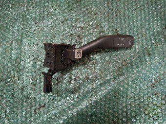 MANETA STERGATOARE SKODA OCTAVIA II OEM: 1K0953519A.