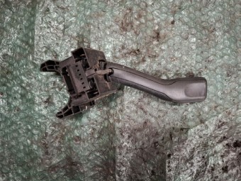 MANETA STERGATOARE SKODA OCTAVIA OEM: 1K0953519.