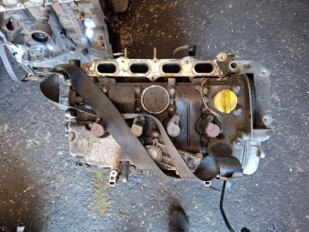 MOTOR FARA ANEXE RENAULT LAGUNA II OEM: K4M 710.