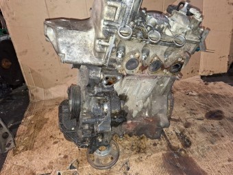 MOTOR FARA ANEXE VOLKSWAGEN POLO 9N OEM: AWY.