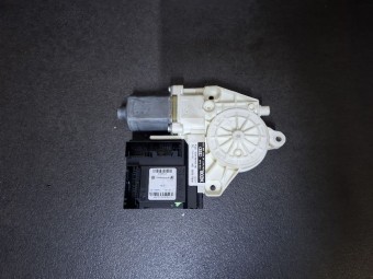 MOTORAS MACARA DREAPTA FATA AUDI A3 8P OEM: 8P0959802K.
