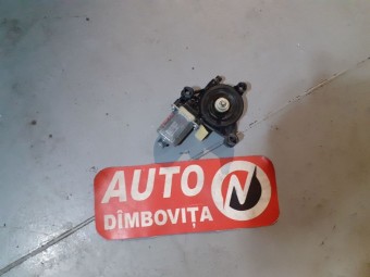 MOTORAS MACARA DREAPTA FATA AUDI A4 B9 OEM: 8W0959802.