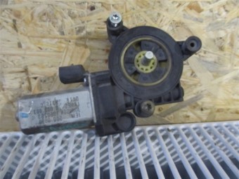 MOTORAS MACARA DREAPTA FATA FIAT GRANDE PUNTO OEM: 51786728.