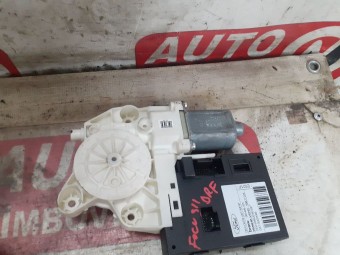 MOTORAS MACARA DREAPTA FATA FORD FOCUS II OEM: 0130822214.