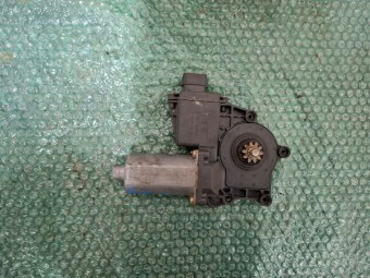 MOTORAS MACARA DREAPTA FATA OPEL VECTRA B OEM: 90520228.