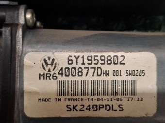 MOTORAS MACARA DREAPTA FATA SKODA FABIA OEM: 6Y1959802.