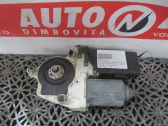 MOTORAS MACARA DREAPTA FATA VOLKSWAGEN GOLF IV 
