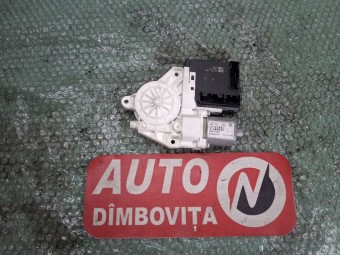 MOTORAS MACARA DREAPTA FATA VOLKSWAGEN JETTA IV OEM: 3C0959702C.