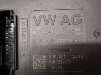 MOTORAS MACARA DREAPTA FATA VOLKSWAGEN PASSAT B7 OEM: 3C0959792B.