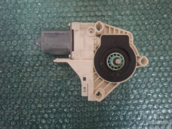 MOTORAS MACARA DREAPTA SPATE AUDI A4 B8 OEM: 8K0959812A.